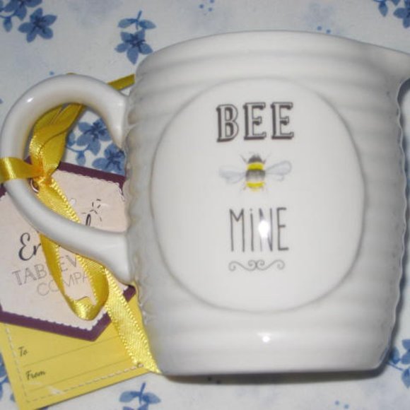 NWT English Tableware Co Be Mine Bee Mine Happy Creamer Jug Honey David Mason - Picture 3 of 13